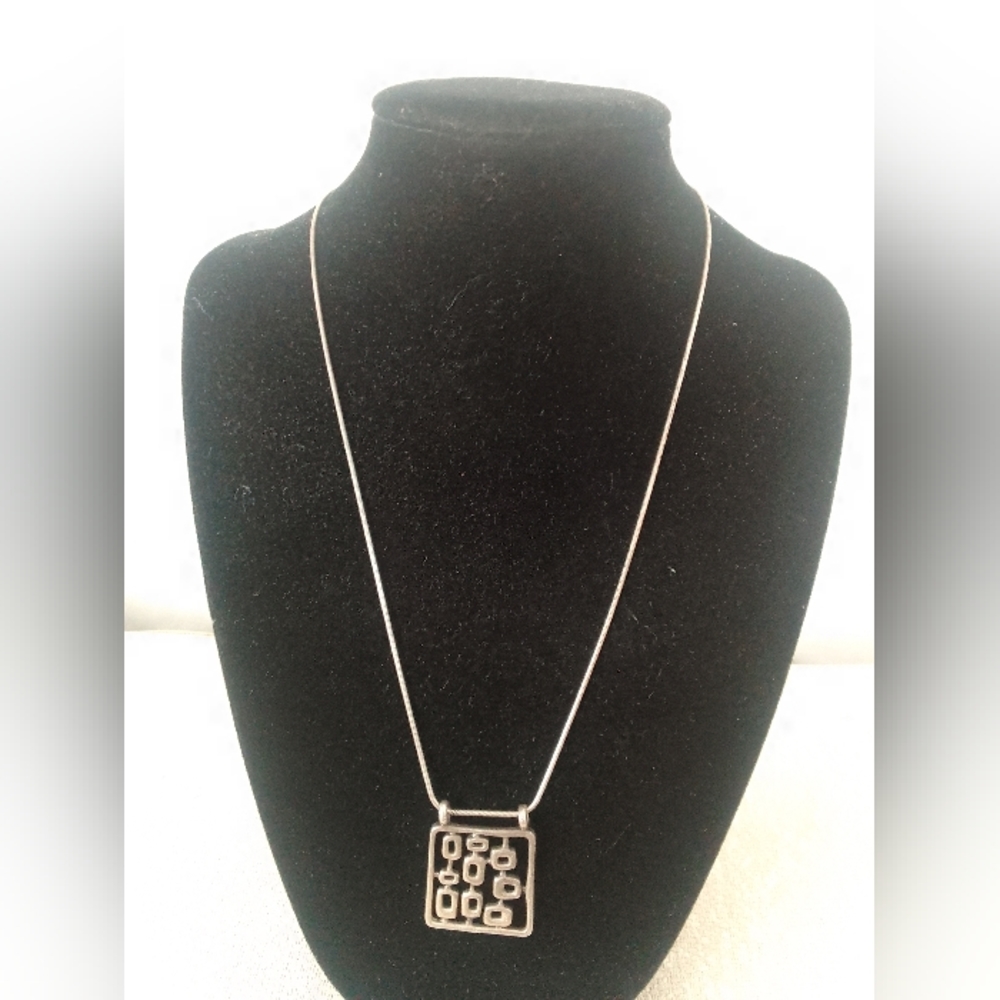 𝅺STERLING Silver Necklace with Pendant